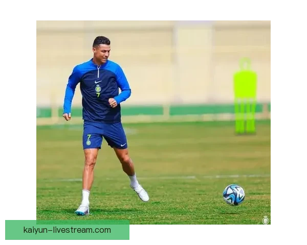 C罗职业态度样本持续受到认可，展现出卓越的训练热情与职业精神