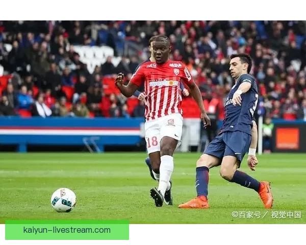 德甲奔驰主场表现稳健，长时间保持不败记录引发关注